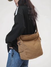 ユニセックスキャンバスショルダーバッグ ウォッシュド加工 大容量 通学・通勤対応 - 画像 (8)