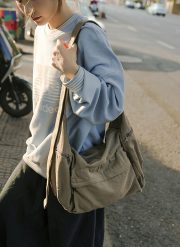 ユニセックスキャンバスショルダーバッグ 収納力抜群 リラックスカジュアル 通学対応 - 画像 (20)
